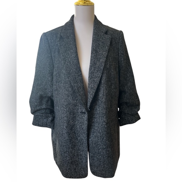 H&M Jackets & Blazers - NWOT H&M tweed Blazer with cinched sleeves